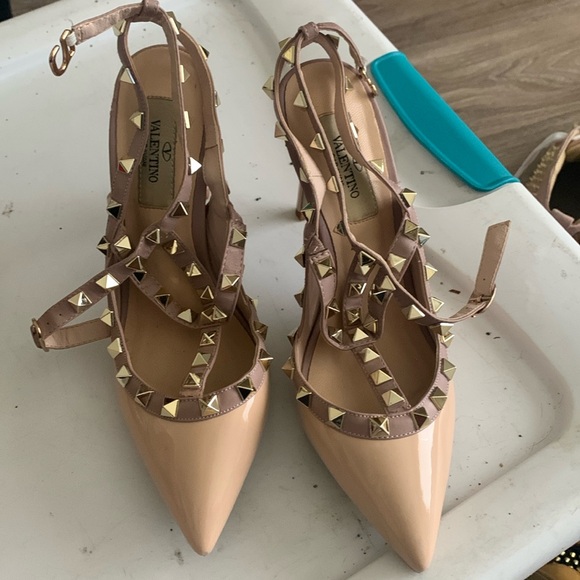 Valentino - Picture 1 of 3